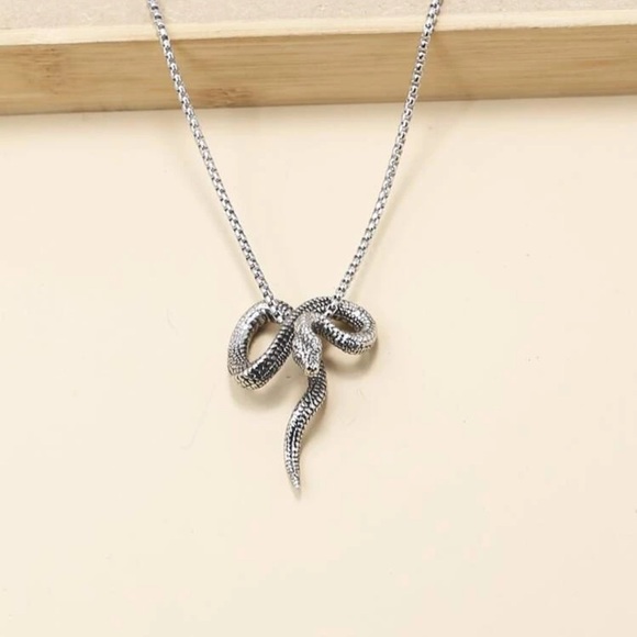 π Awesome Coiled Metallic Serpent Snake Necklace π - Picture 2 of 3